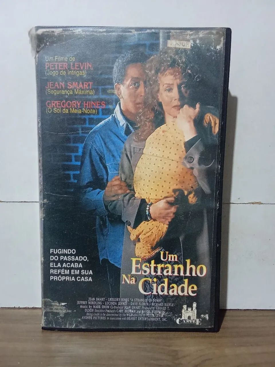 Vhs filme um estranho na cidade (legendado)