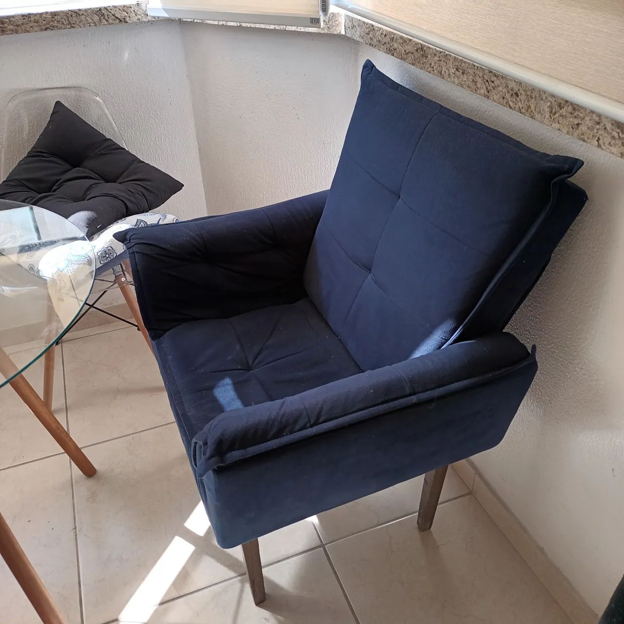 Poltrona de suede azul