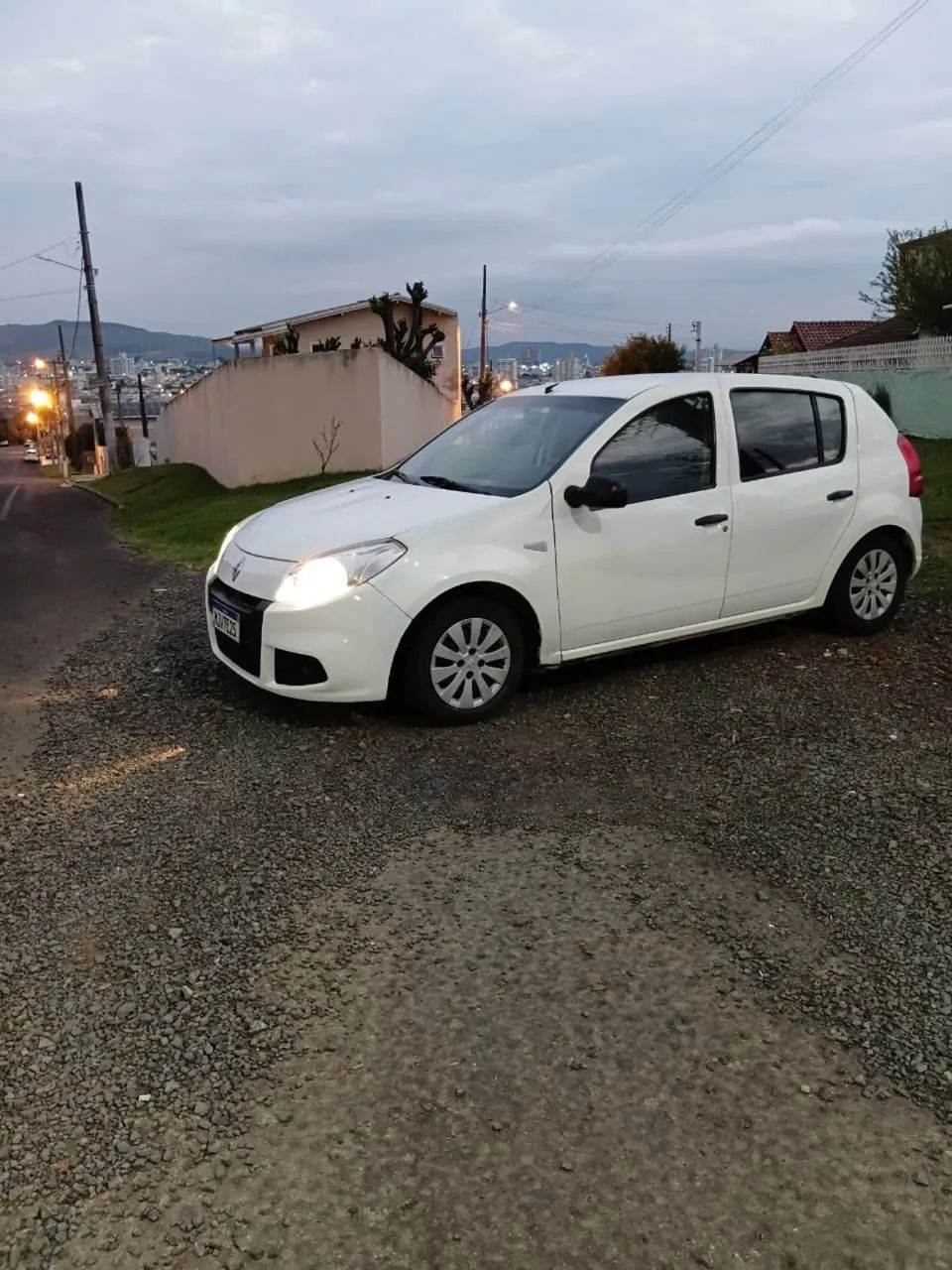 Renault Sandero Authentique Hi-flex 1.0 16V 5P 2013
