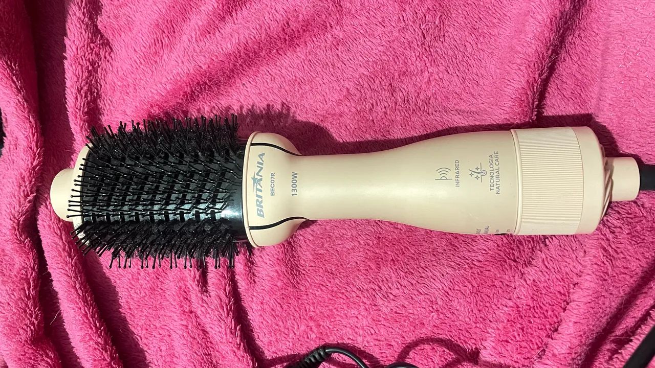 Título: Escova Secadora Britânia Rosa - Bivolt
