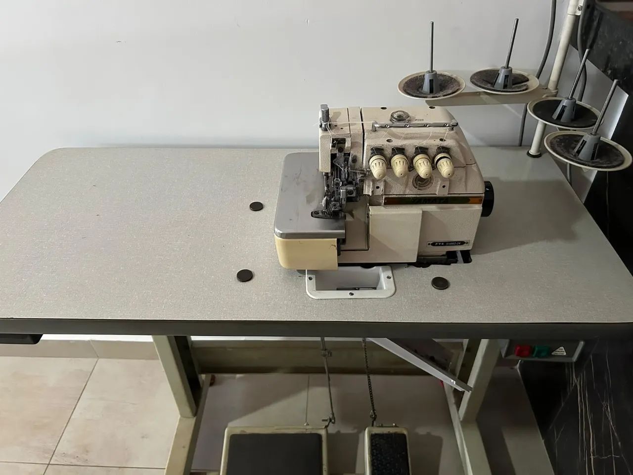 Máquina de costura industrial  - Foto 3