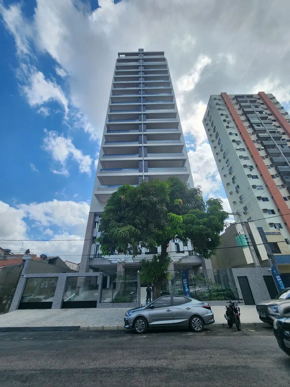 VENDO APARTAMENTO 112M² 3 QUARTOS SENDO 2 SUITES VAGAS 