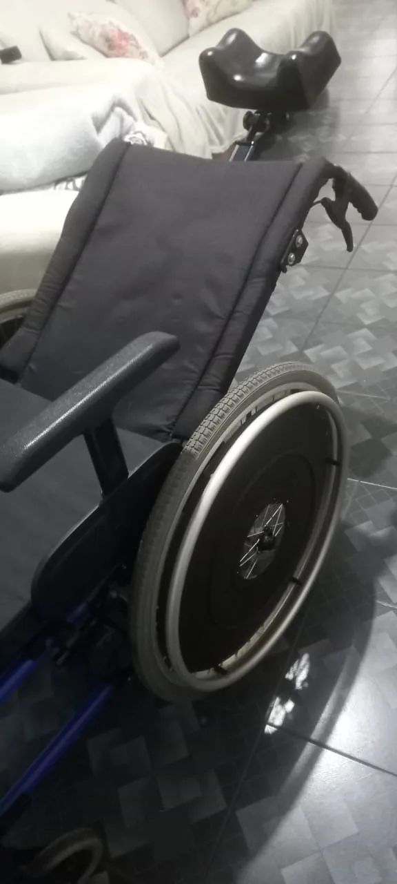 Cadeira de rodas reclinavel Extra GG - Foto 3