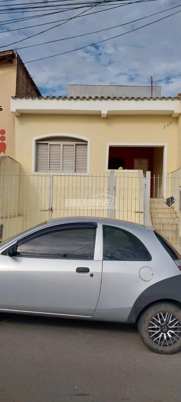 Casa á venda com 2 Quartos na Vila Hortência em Sorocaba-SP