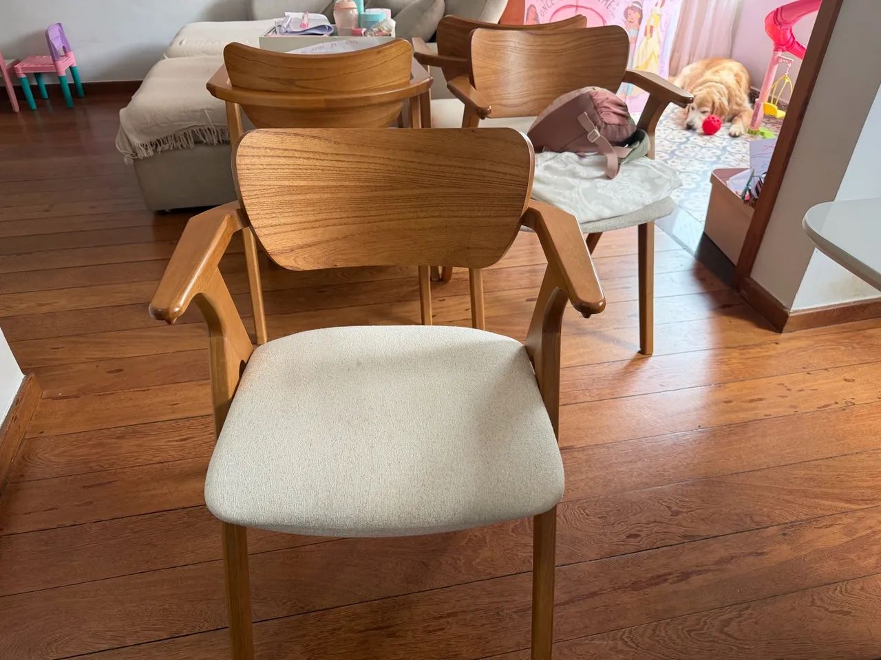 Mesa quadrada com 6 cadeiras - Foto 4