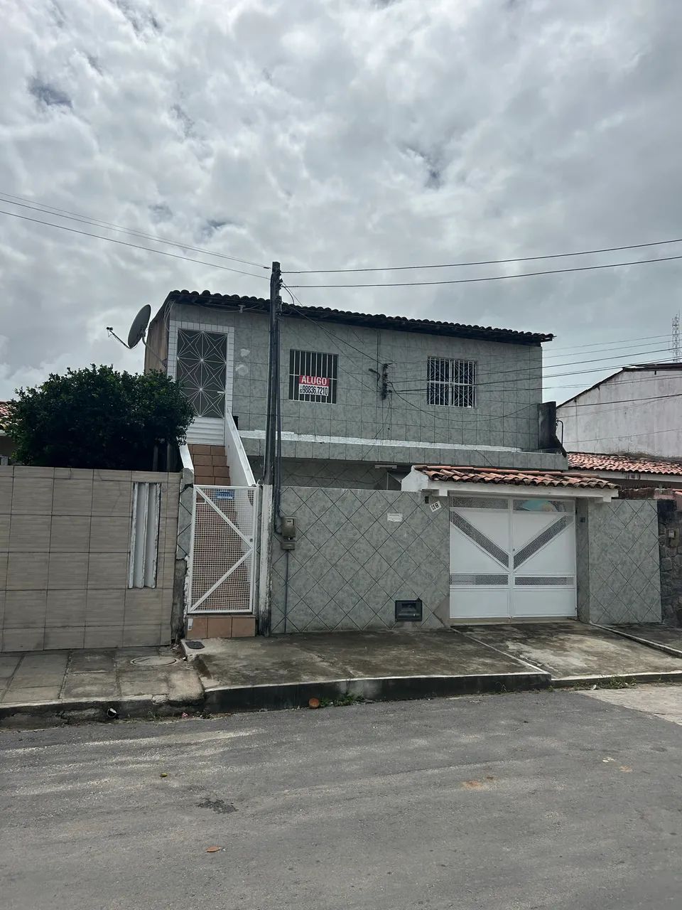 Casa no santo Eduardo com 3 quartos mais dependência 