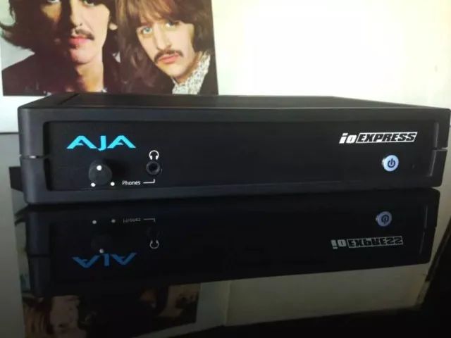 Aja IO Express - Interface de Mesa com E/S de Áudio e Vídeo Portátil