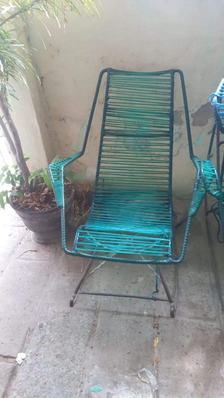 Vendo duas cadeiras de balanço em ferro com corda - Foto 3