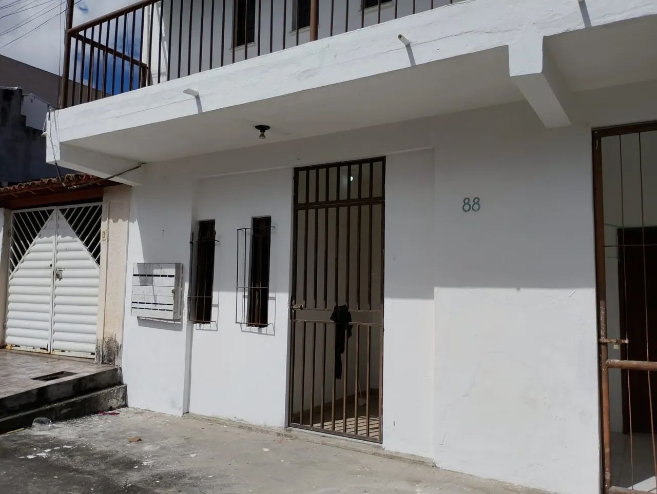 CASA COM PAVIMENTO SUPERIOR, 2 KITNETES E TERRENO DE ESQUINA NO BAIRRO P. GETULIO VARGAS! - Foto 3