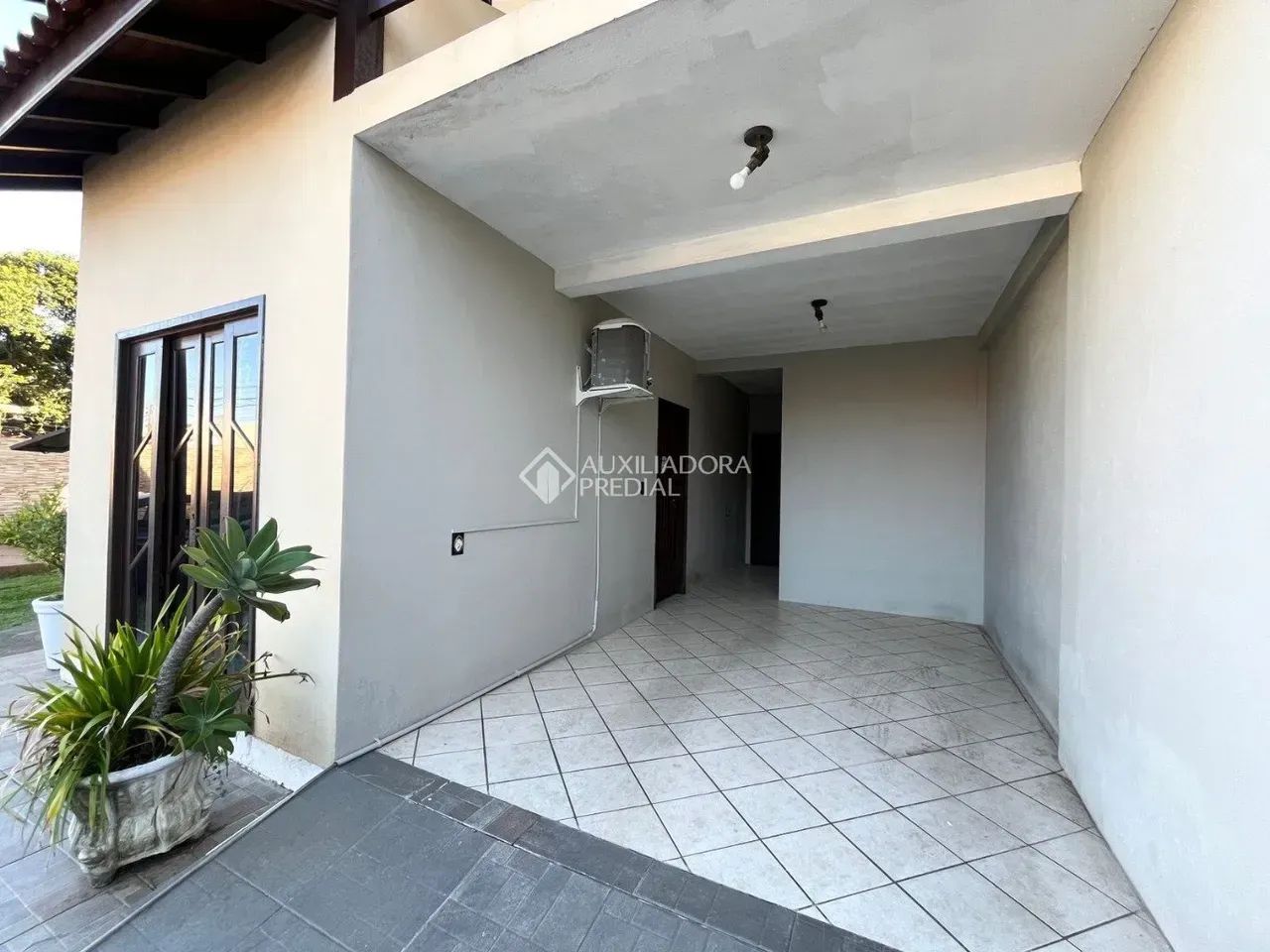 Imóvel para aluguel possui 154 metros quadrados com 2 quartos em Campeche - Florianópolis  - Foto 2