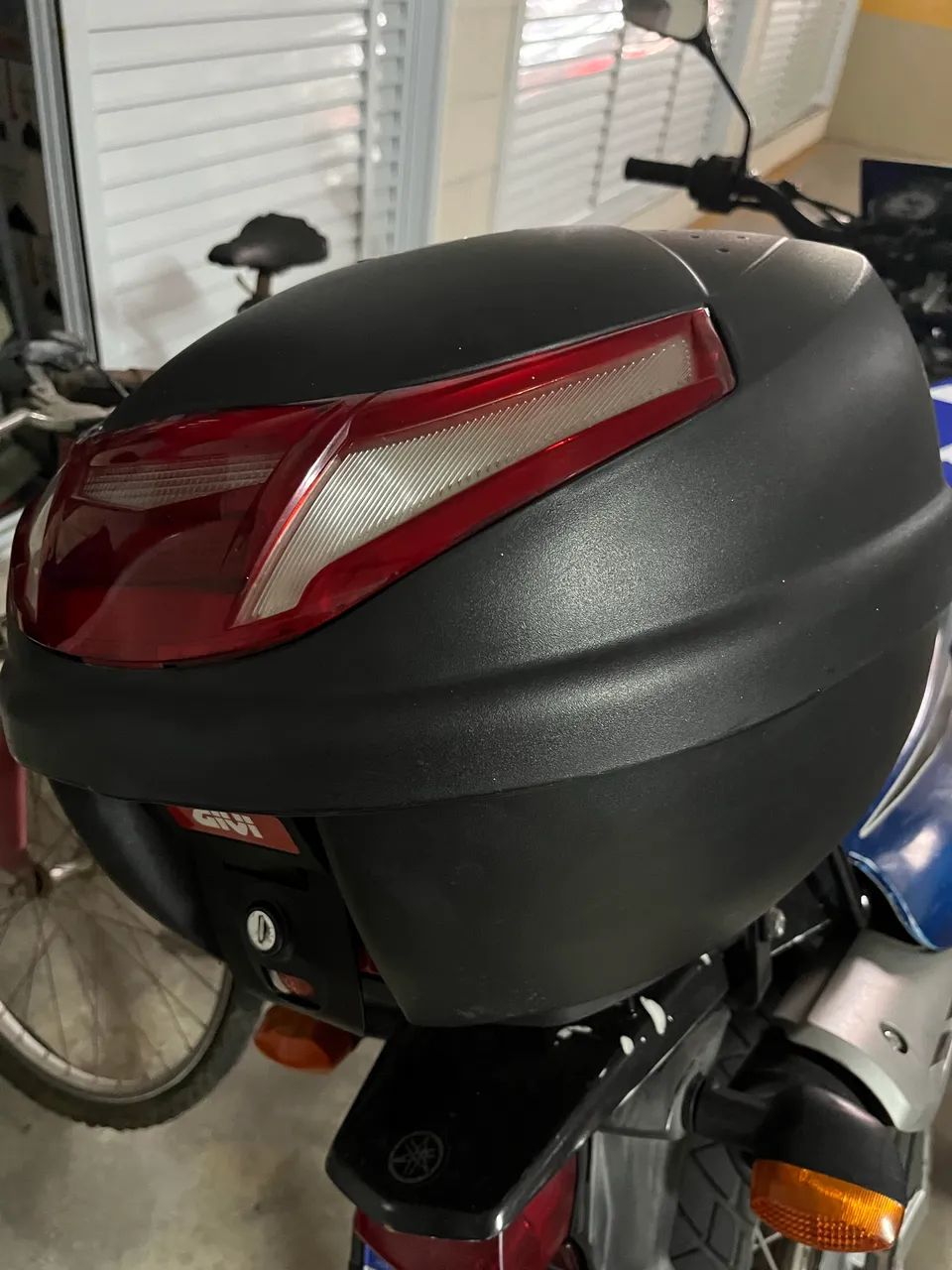 Baú Givi ótimo estado  - Foto 6