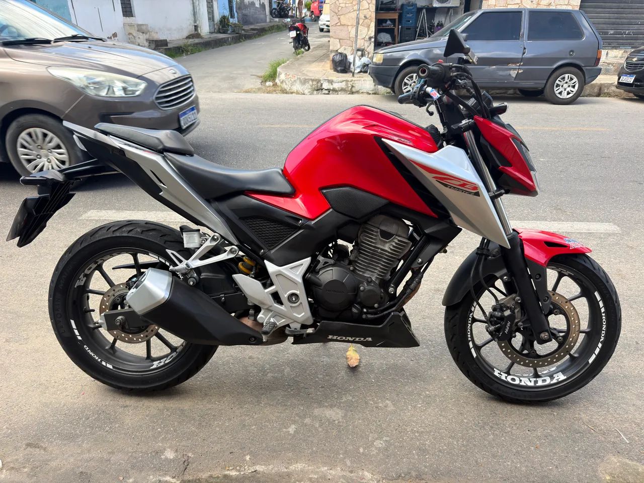 CB 300F 2023 - Foto 2