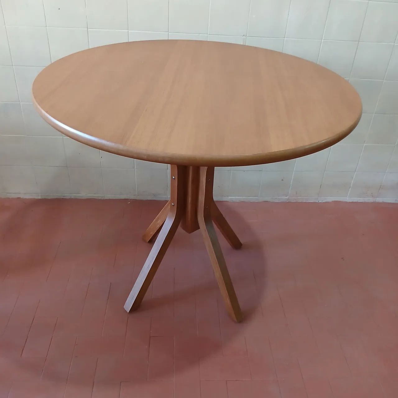 Conjunto Mesa com 4 cadeiras  - Foto 3