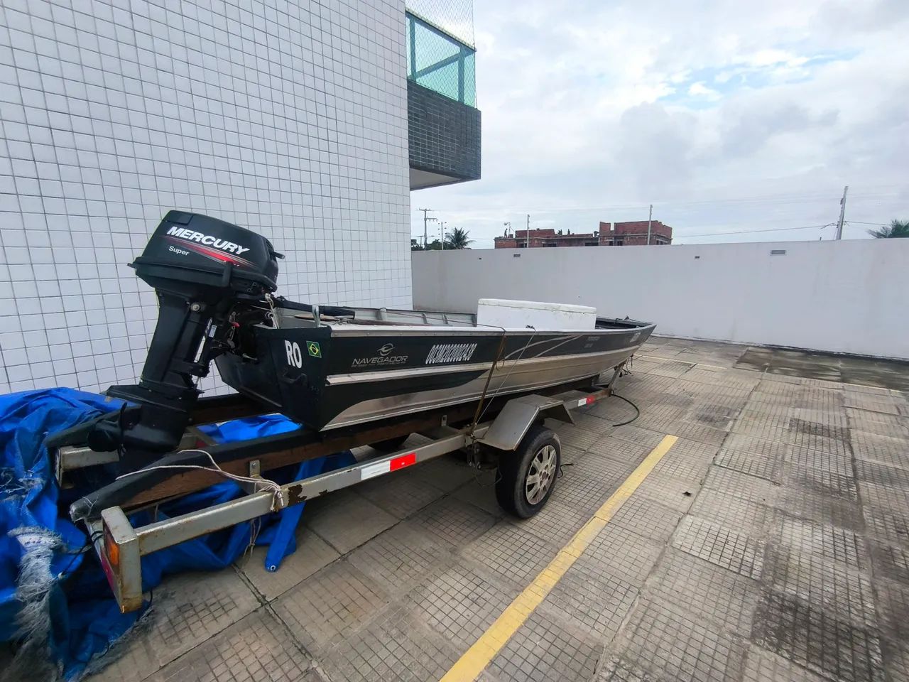 Barco de alumínio com reboque e motor  - Foto 3