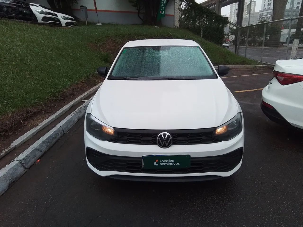 Volkswagen Polo Track 1.0 Flex 12V 5p, foto 3 de 13