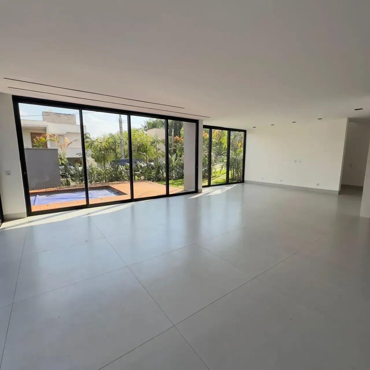 SOBRADO DE LUXO NO CONDOMÍNIO DO LAGO - Foto 2