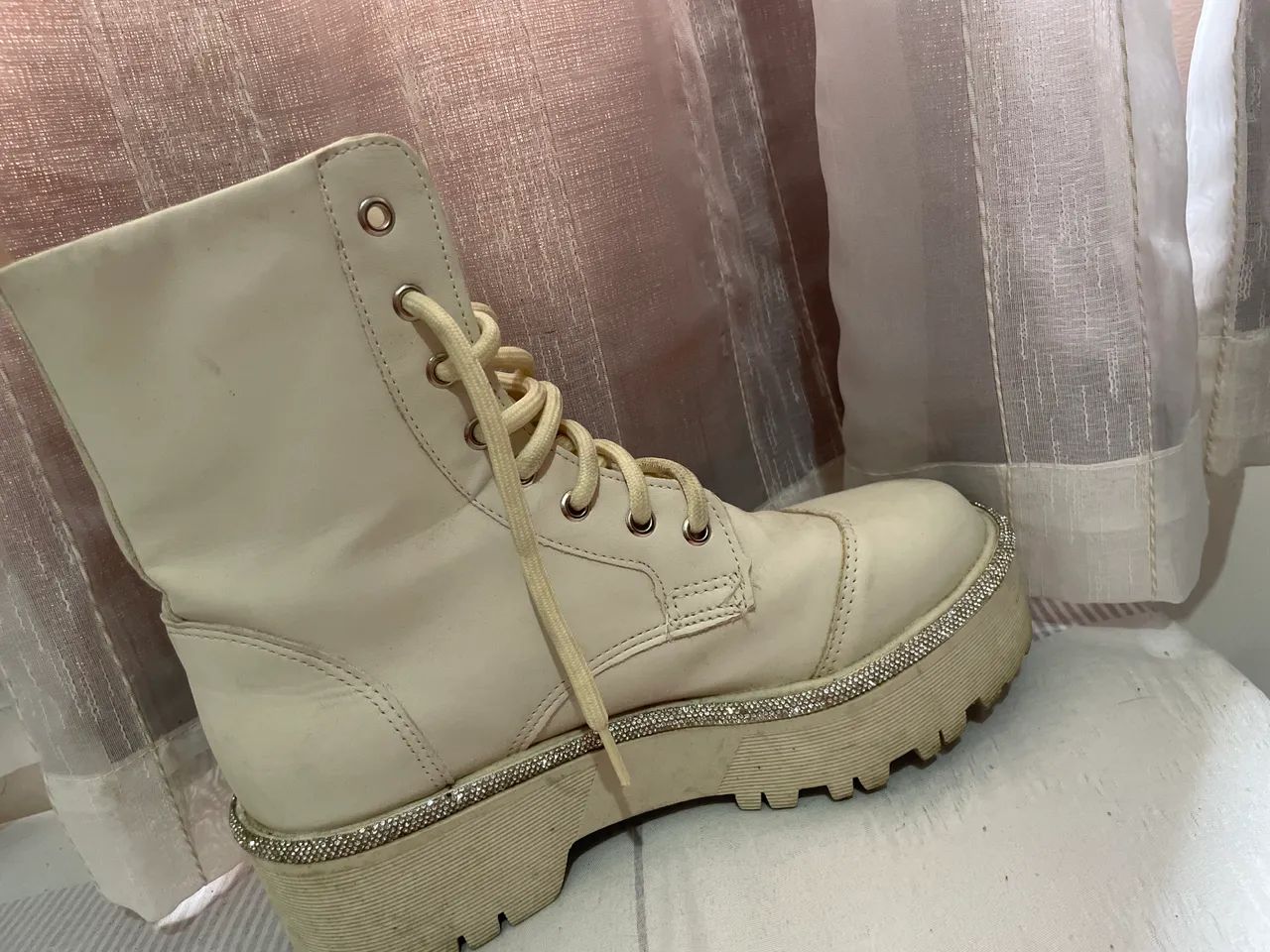 Bota off white