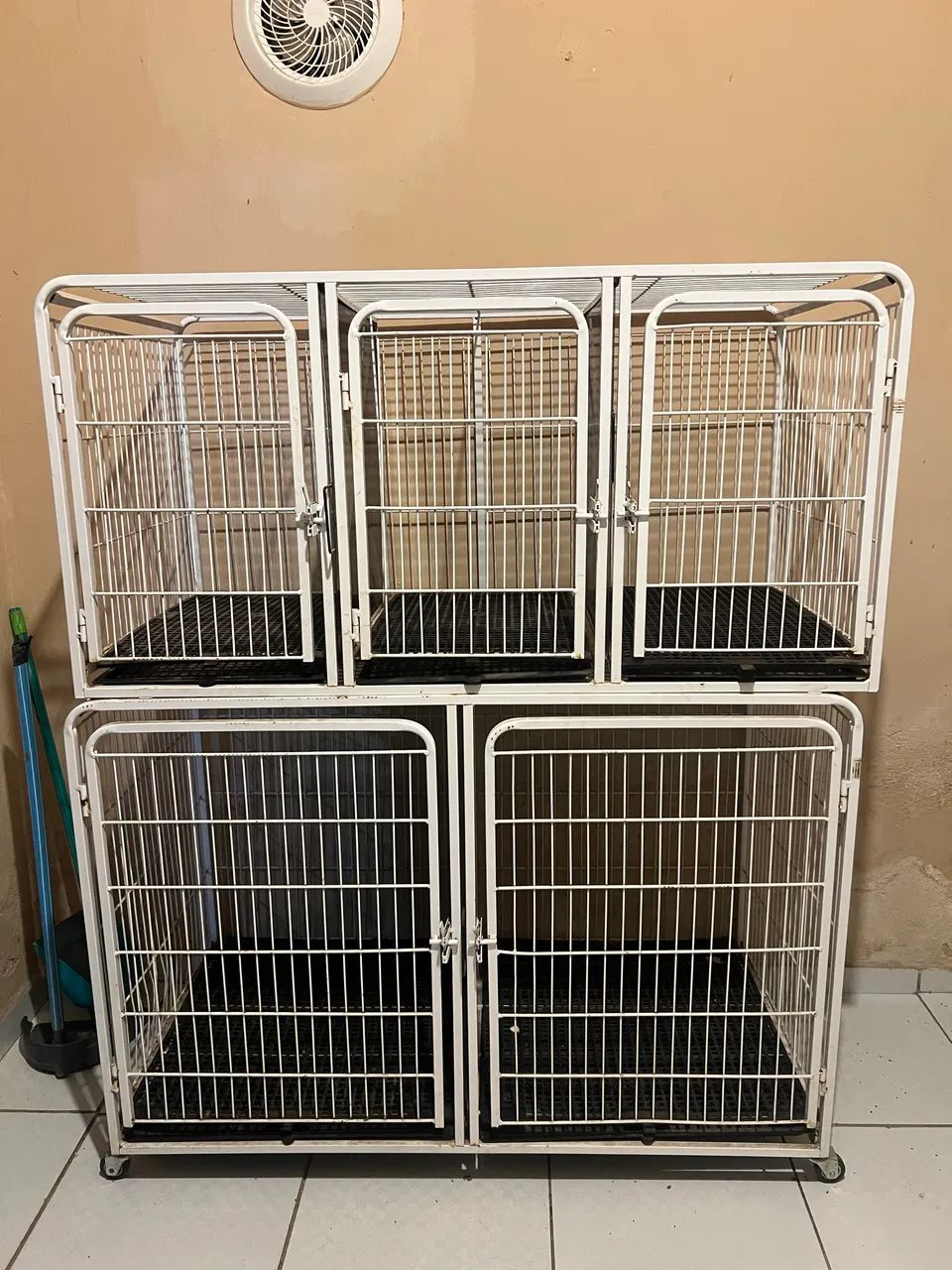 VENDO ITENS DE BANHO E TOSA 