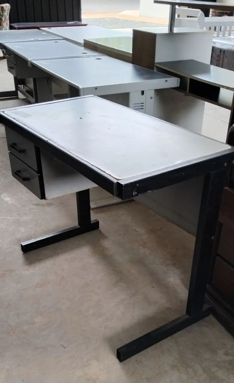 Mesa escrivaninha USADA  - Foto 4