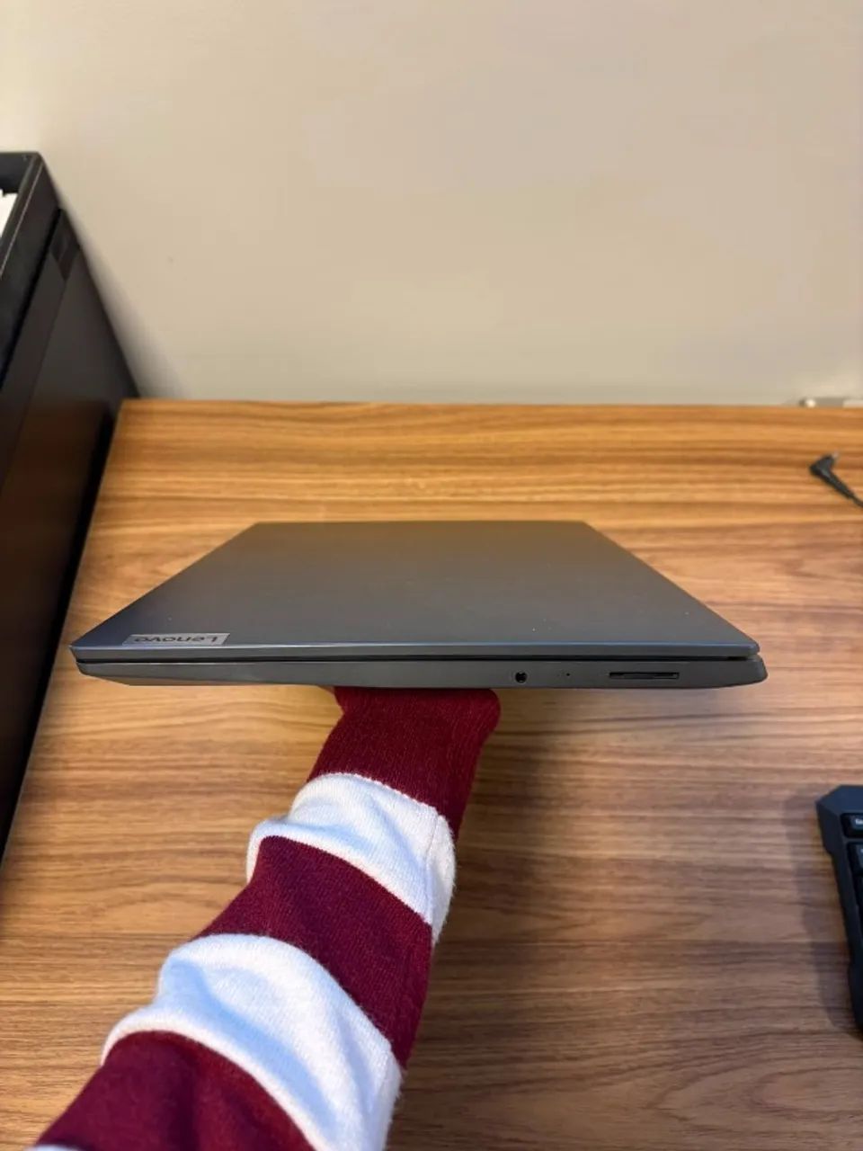 LENOVO V15 G1-IML - Foto 2