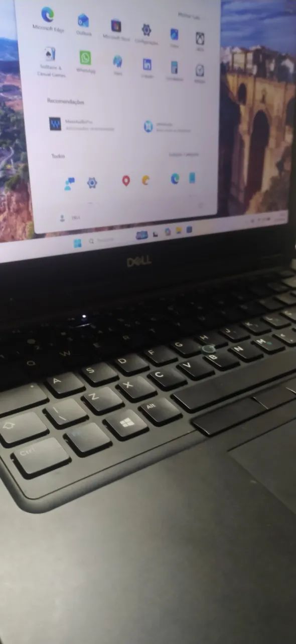 Notebook Dell core i5 8°Geração,8gb,256gb (bateria viciada) - Foto 3