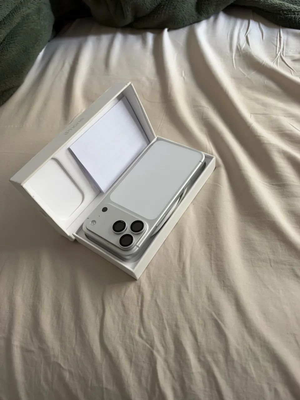iPhone 17 Pro Max Branco - Foto 2