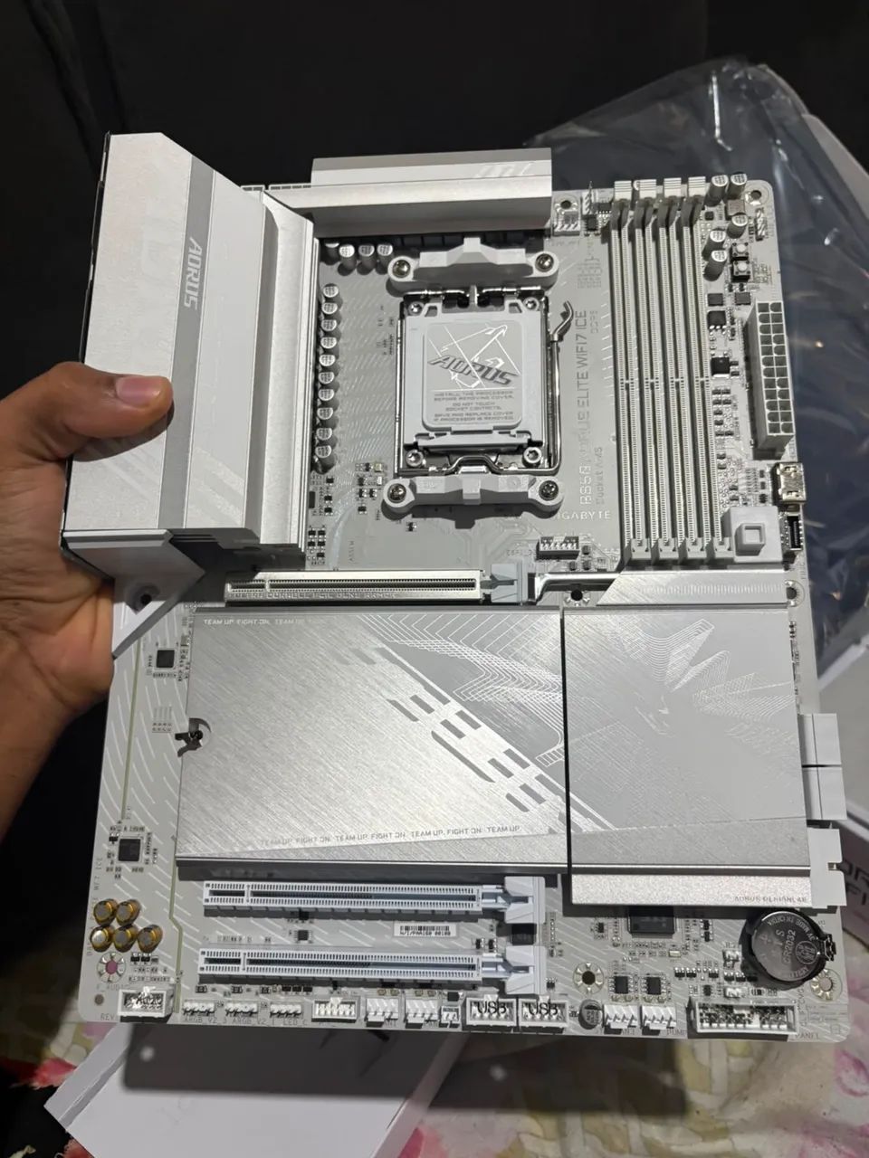 B850 aorus elite Wi-Fi 7 ice  - Foto 2