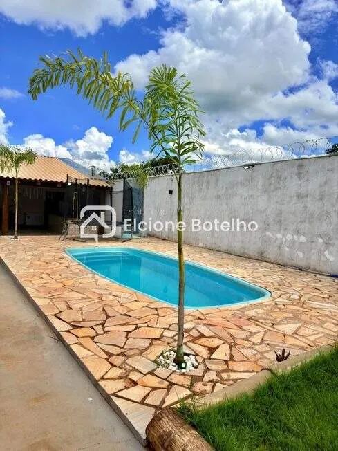 Chácara para aluguel com piscina e espaço gourmet em Uberlândia (3 quartos)  Morada Nova