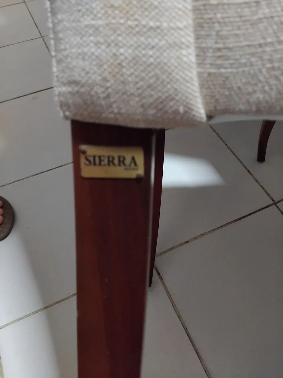 Linda Mesa com 8 cadeiras  - Foto 2