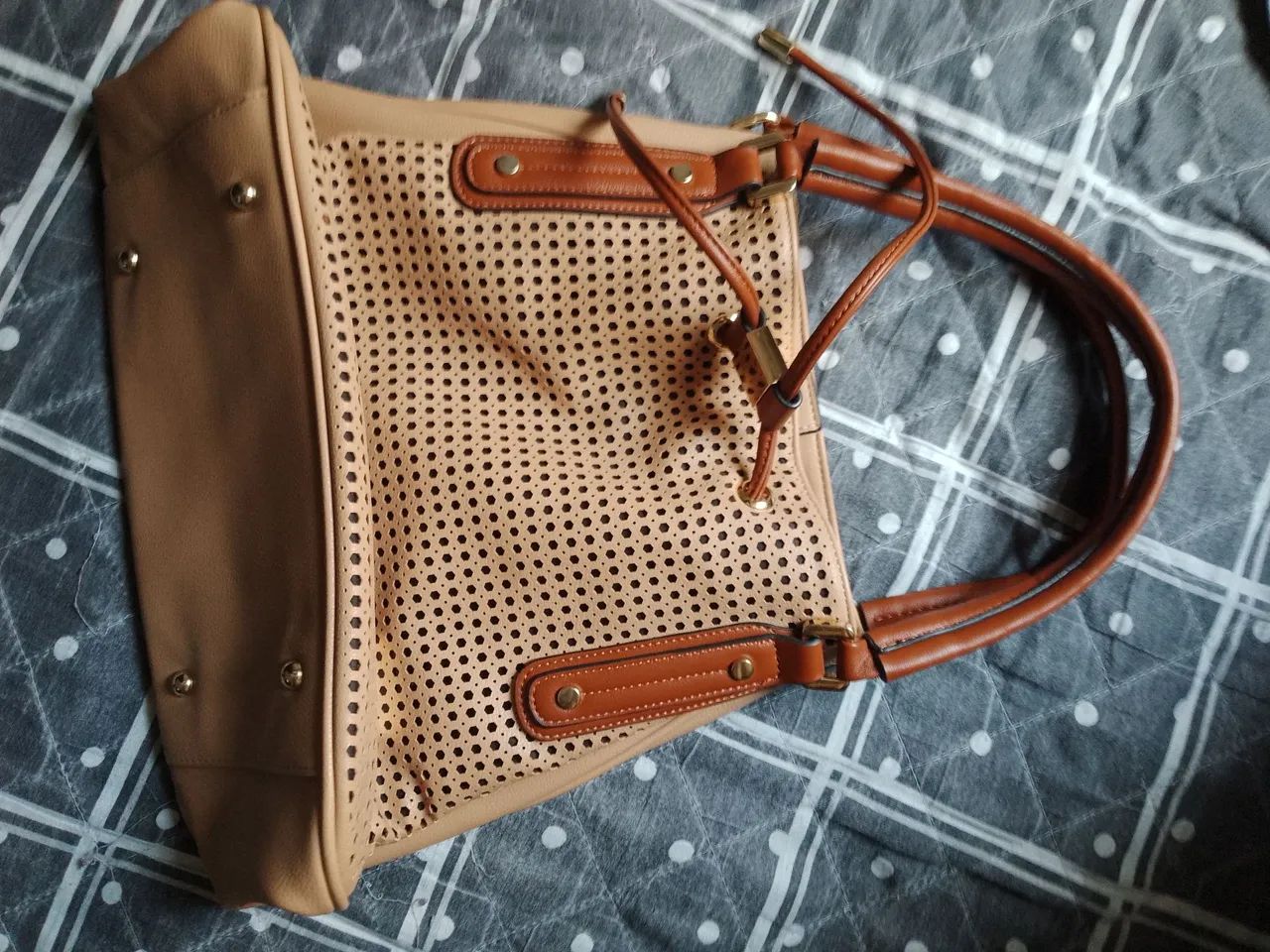 Duas bolsas novas femininas 