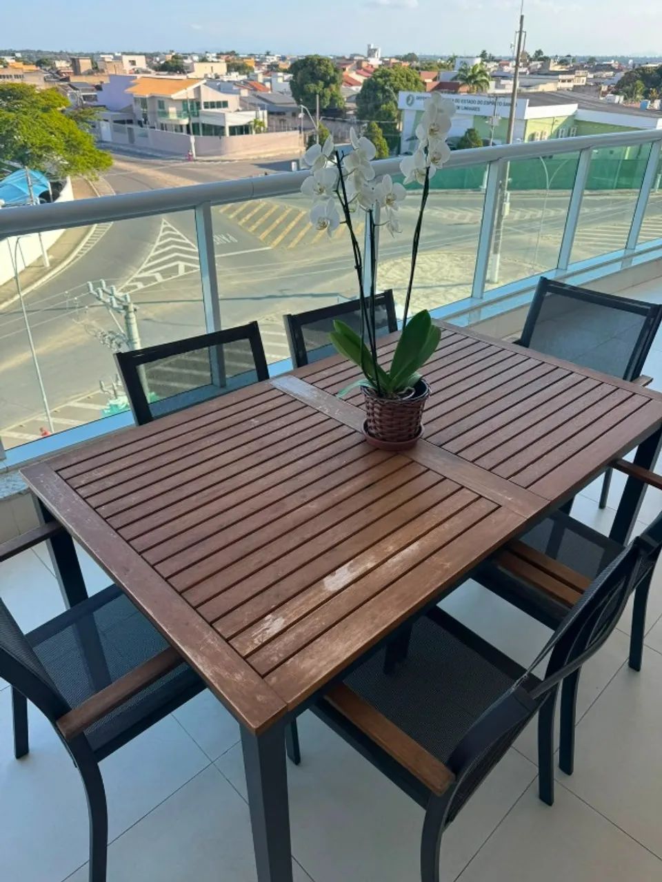 Mesa com 6 cadeiras Varanda Gourmet e área externa - Foto 3