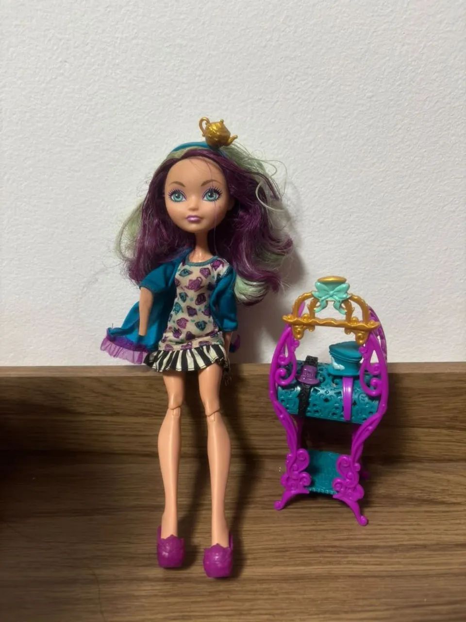 madeline hatter(sem uma mao)