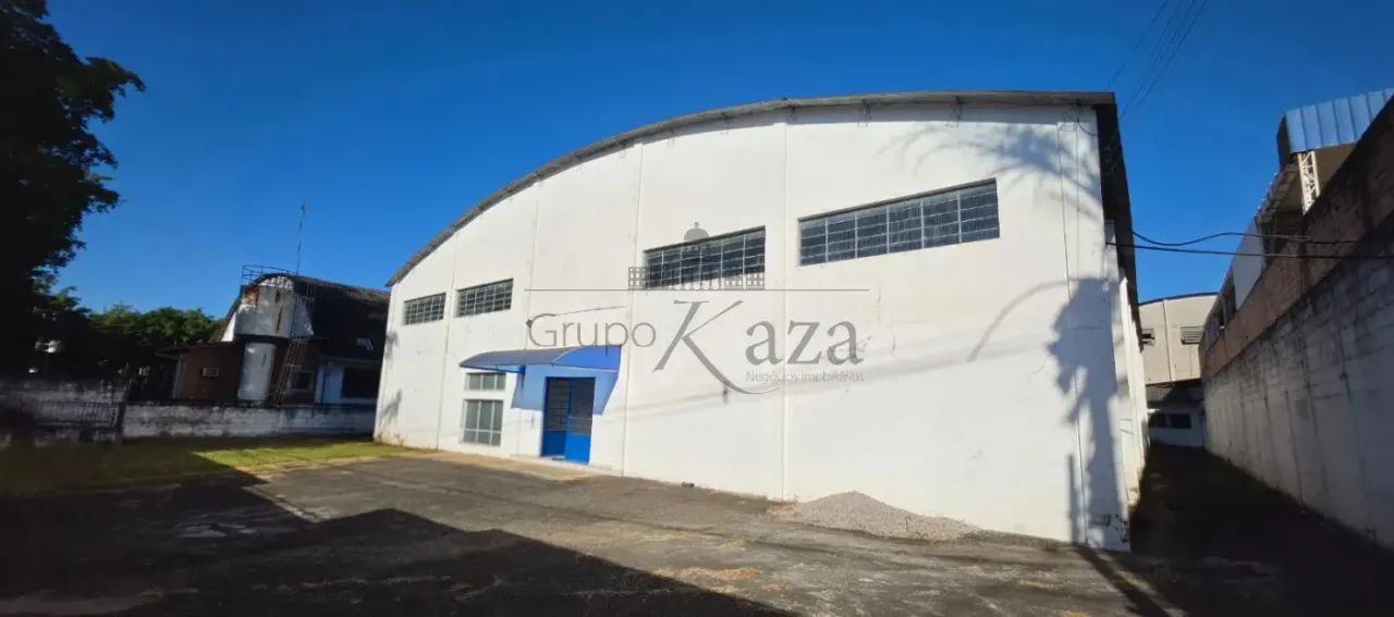 Galpão Comercial - Chácaras Reunidas - 750m².