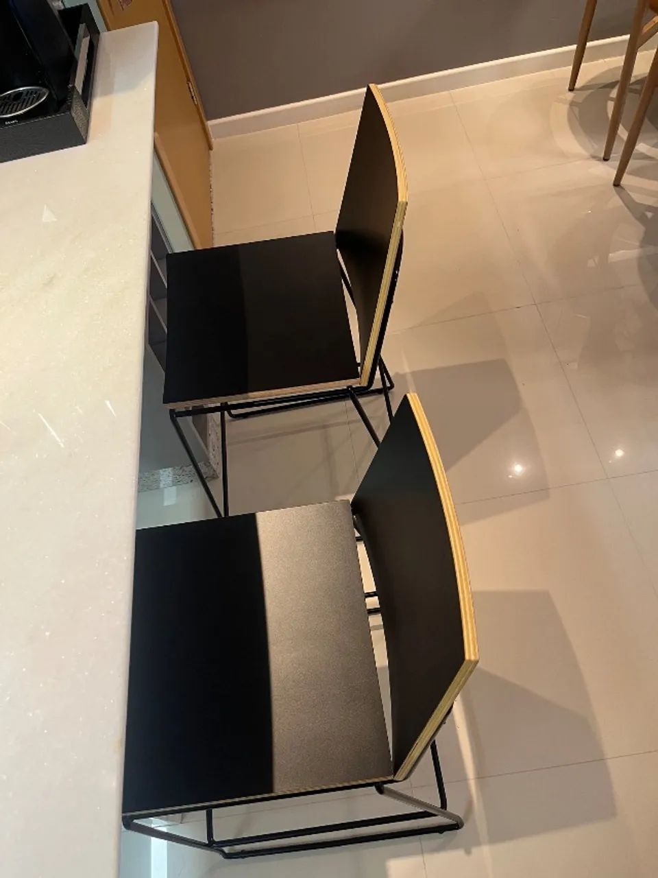 Vendo kit com duas (2) banquetas para bancada - Foto 4