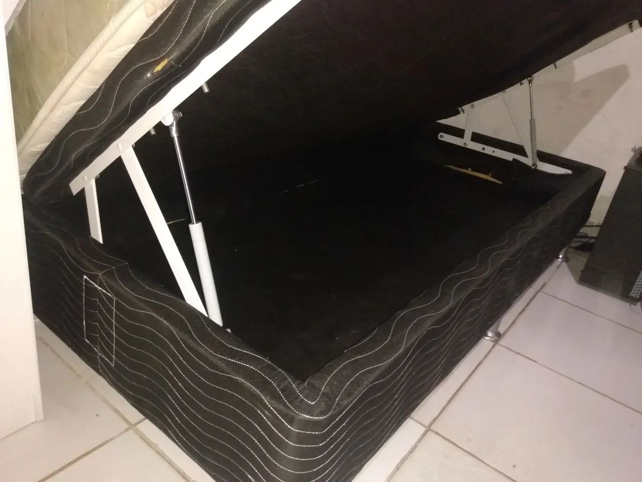VENDO CAMA SOLTEIRO BAU COM COLCHÃO  - Foto 3