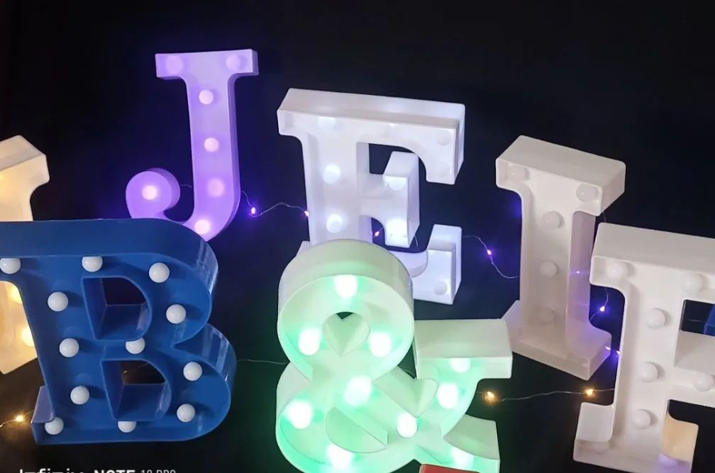 Luminárias em formato de letras e números queima de estoque - Foto 3