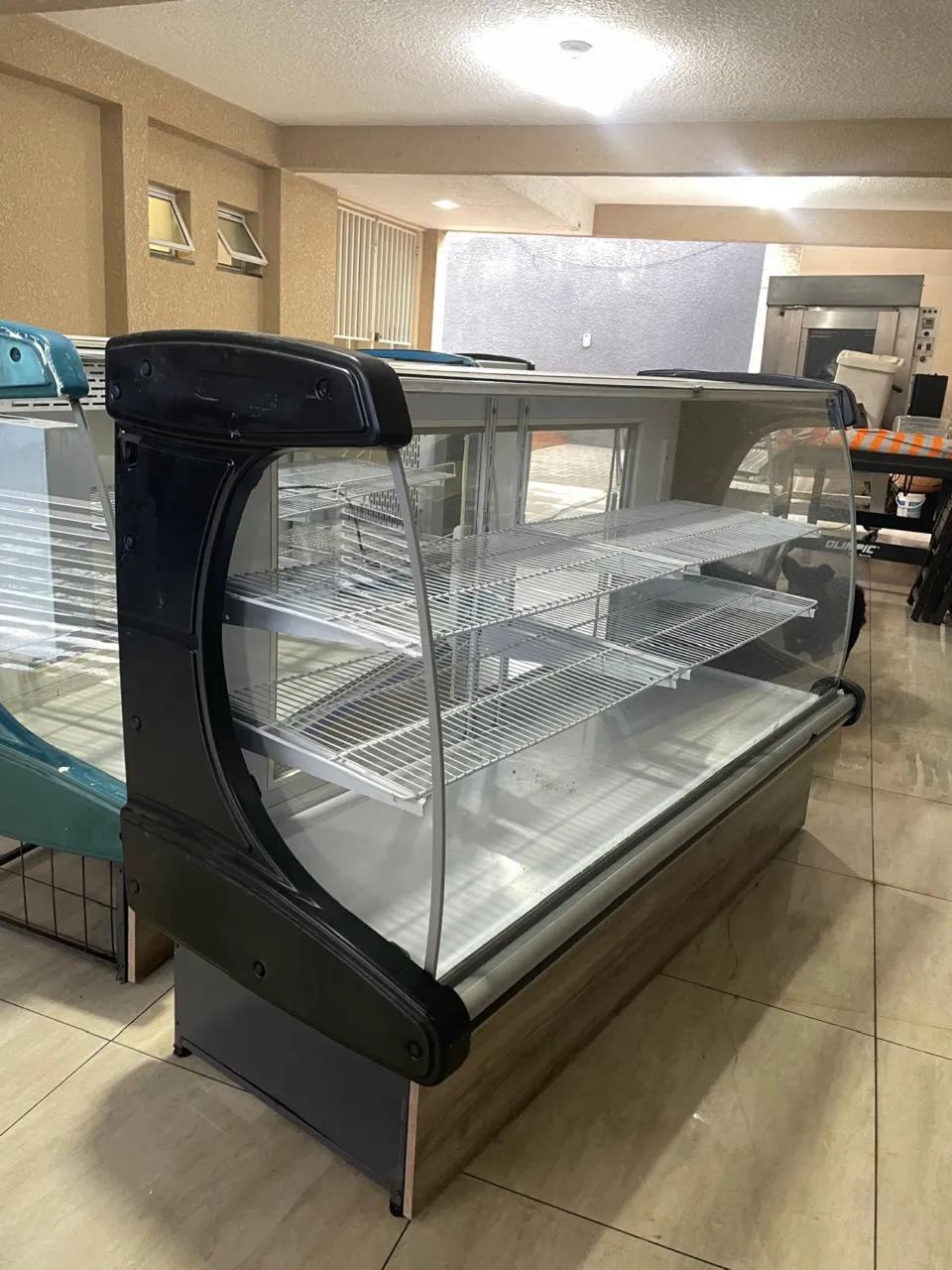Lote de balcões de padaria/confeitaria