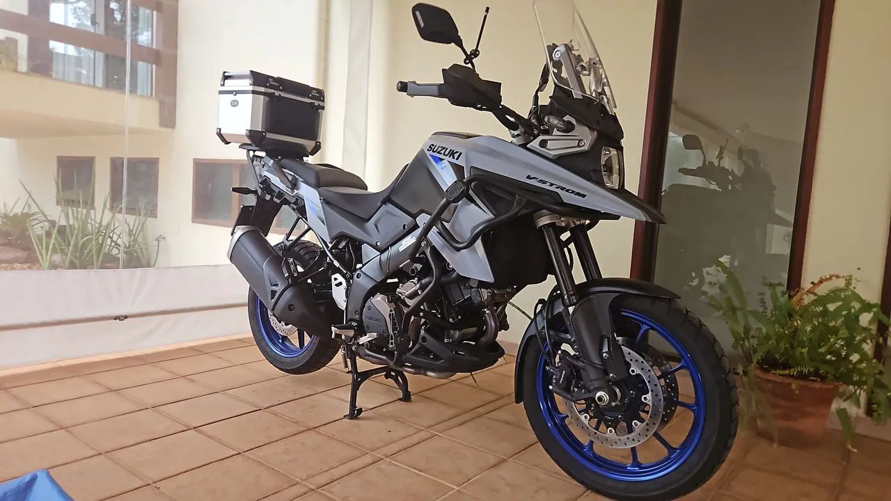 SUZUKI V STROM 1050 2025