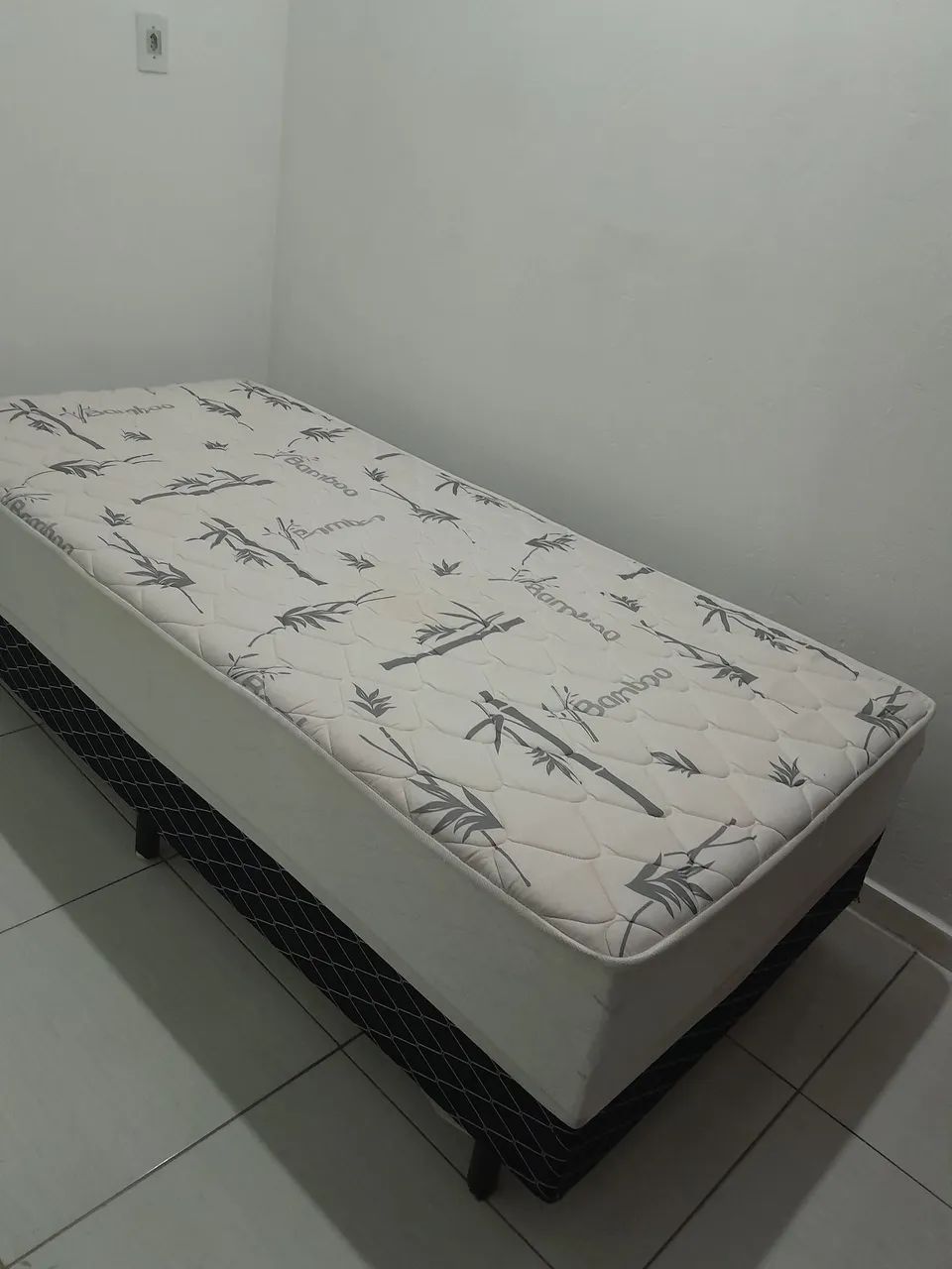 Vendo cama de solteiro colchão  acoplado - Foto 4