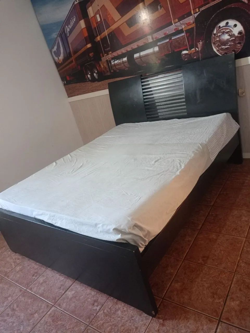 Cama de casal Queen 1,80x2,20 / colchão gratis