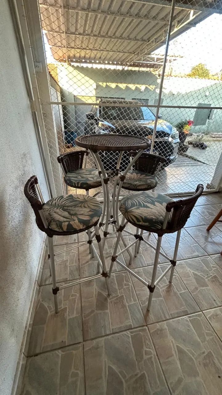     Conjunto Bistrô com 4 Banquetas para Varanda Gourmet - Foto 3