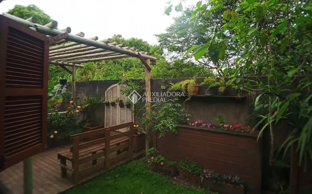 Casa terrea no Morro das Pedras com 144,87 m² e 4 dormitorios, em Florianópolis/SC - Foto 2