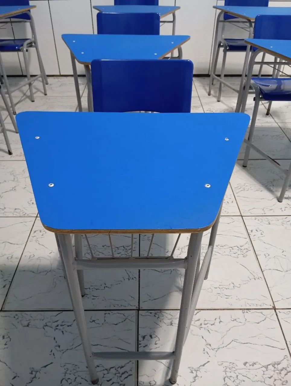 Mesas e cadeiras escolares - Foto 2