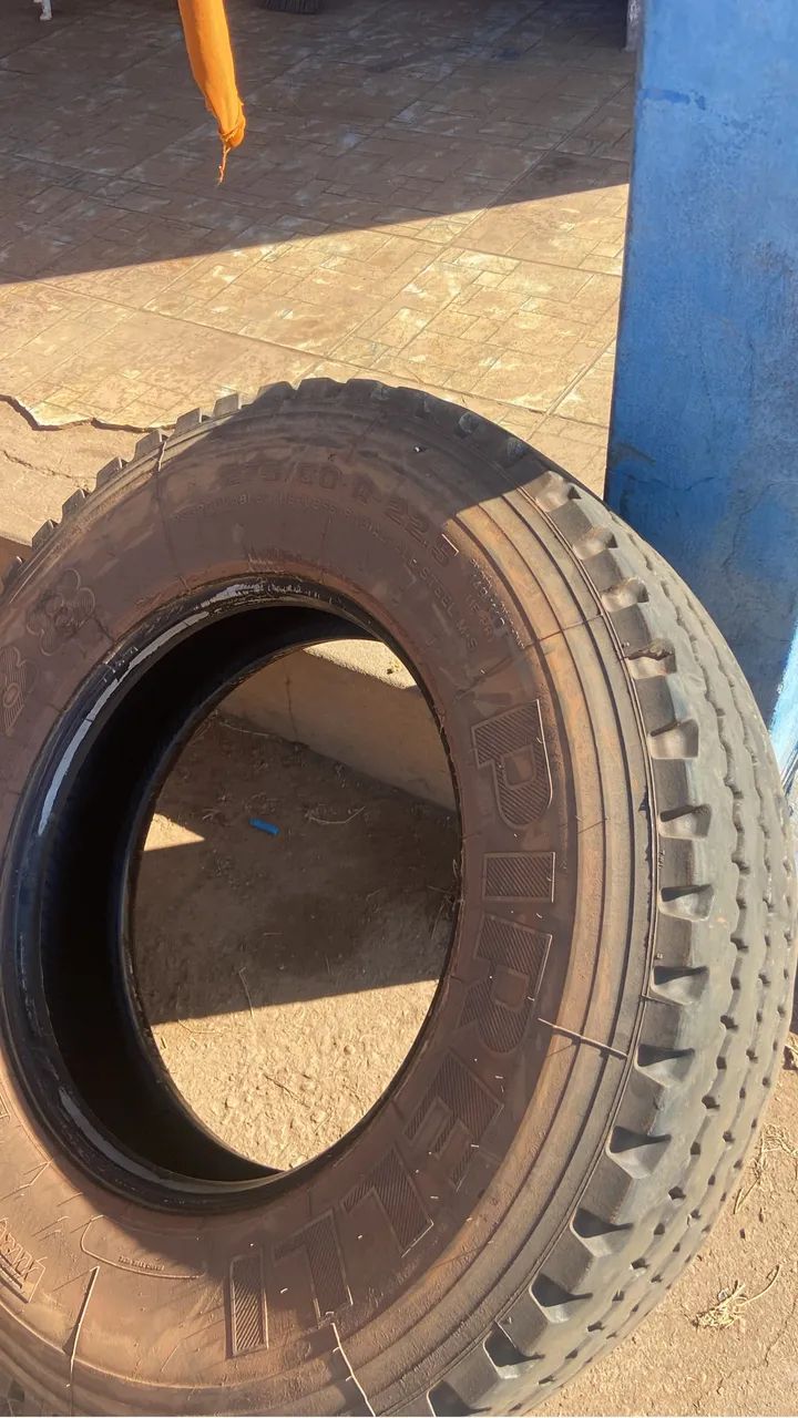 Pneus Pirelli 275  - Foto 5