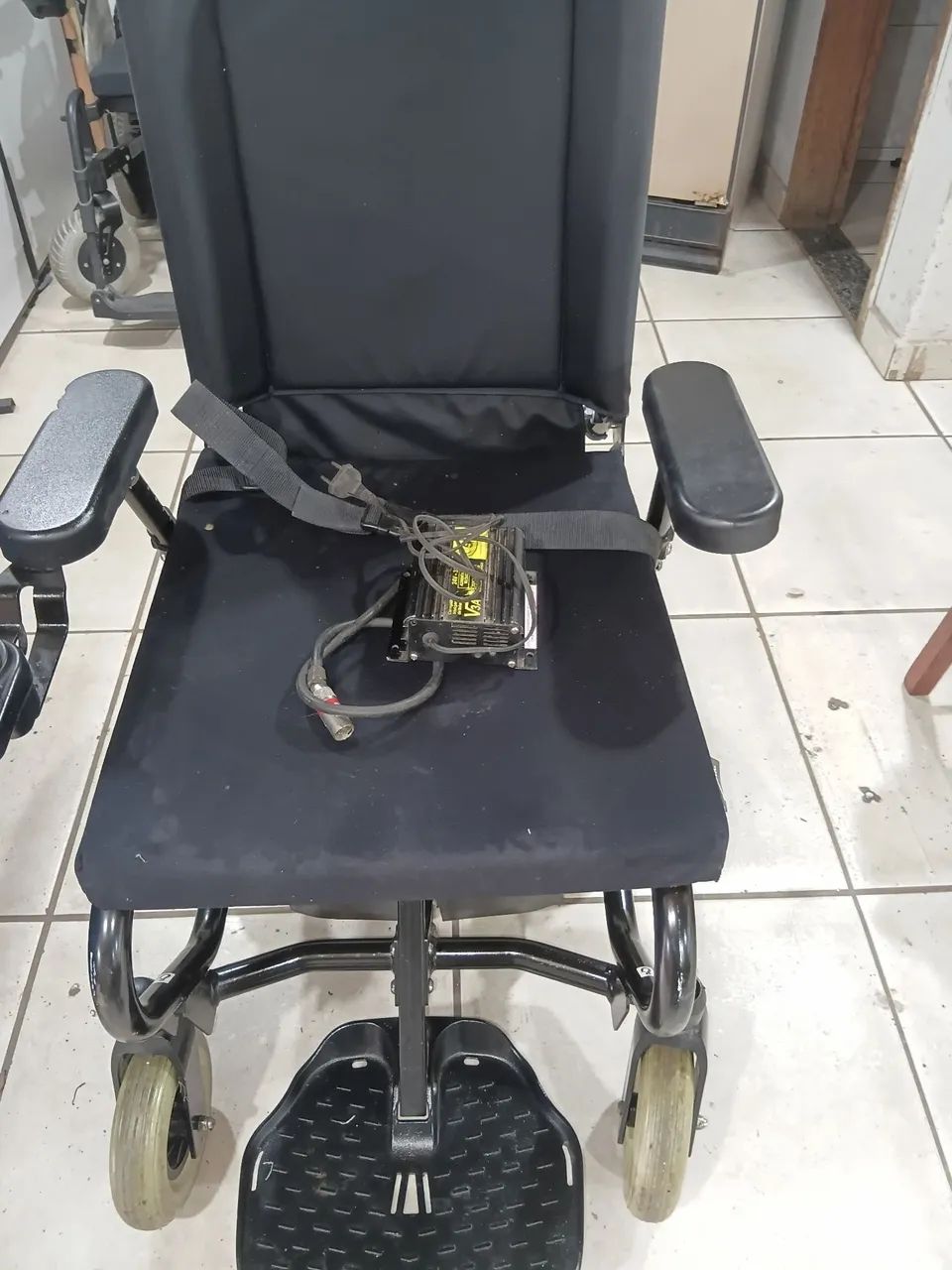 Cadeira de rodas elétrica OTTBOCK  - Foto 5
