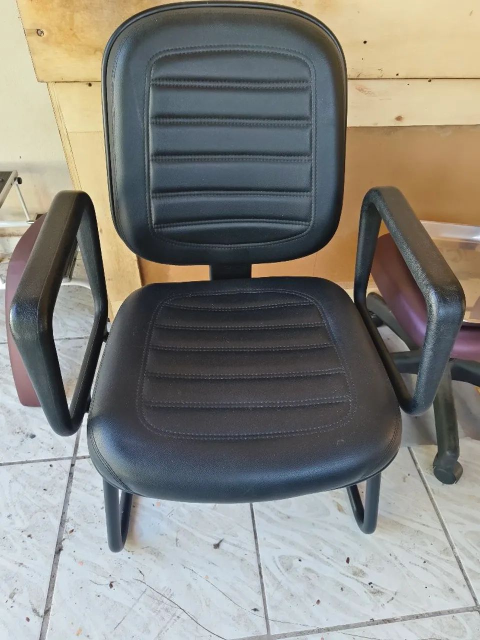 Vendo cadeira de escritório 