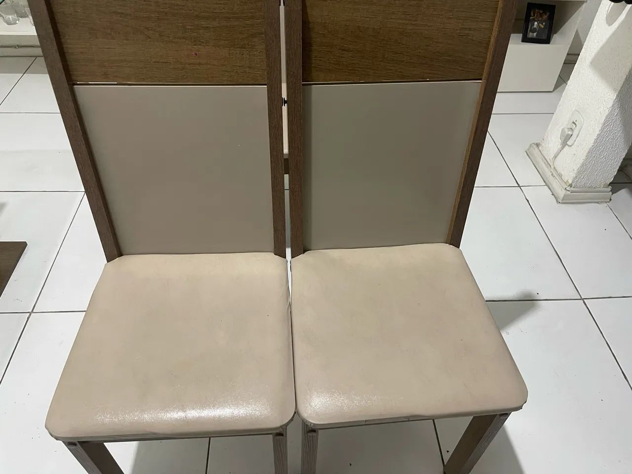 Mesa de Jantar com 4 Cadeiras - Foto 2