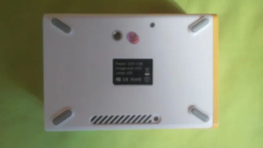 lindo,lindo projetor led portátil 600 lumens (favor ler o anúncio ) - Foto 2