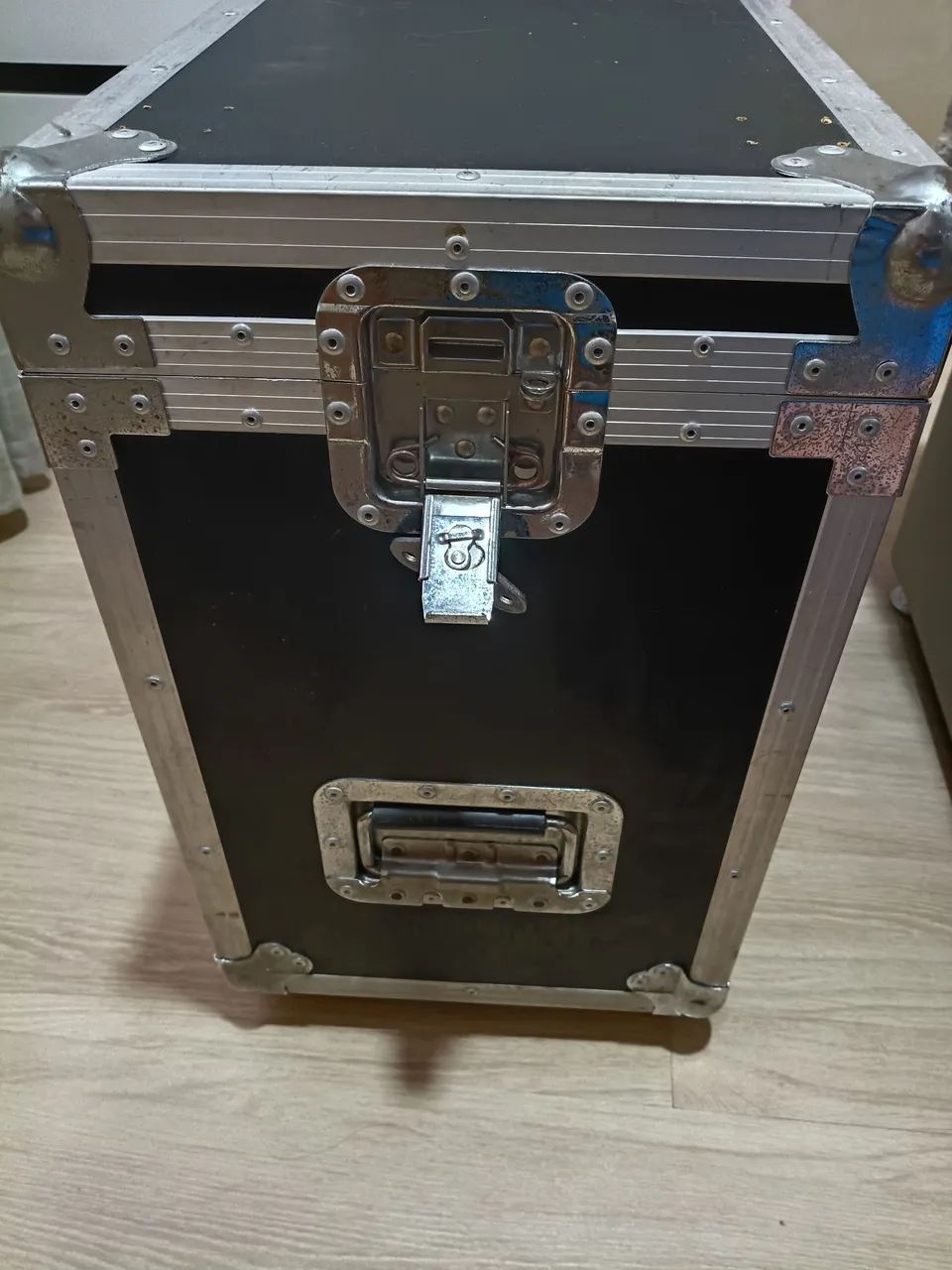 Case DJ semi nova dependendo até entrego grátis  - Foto 2