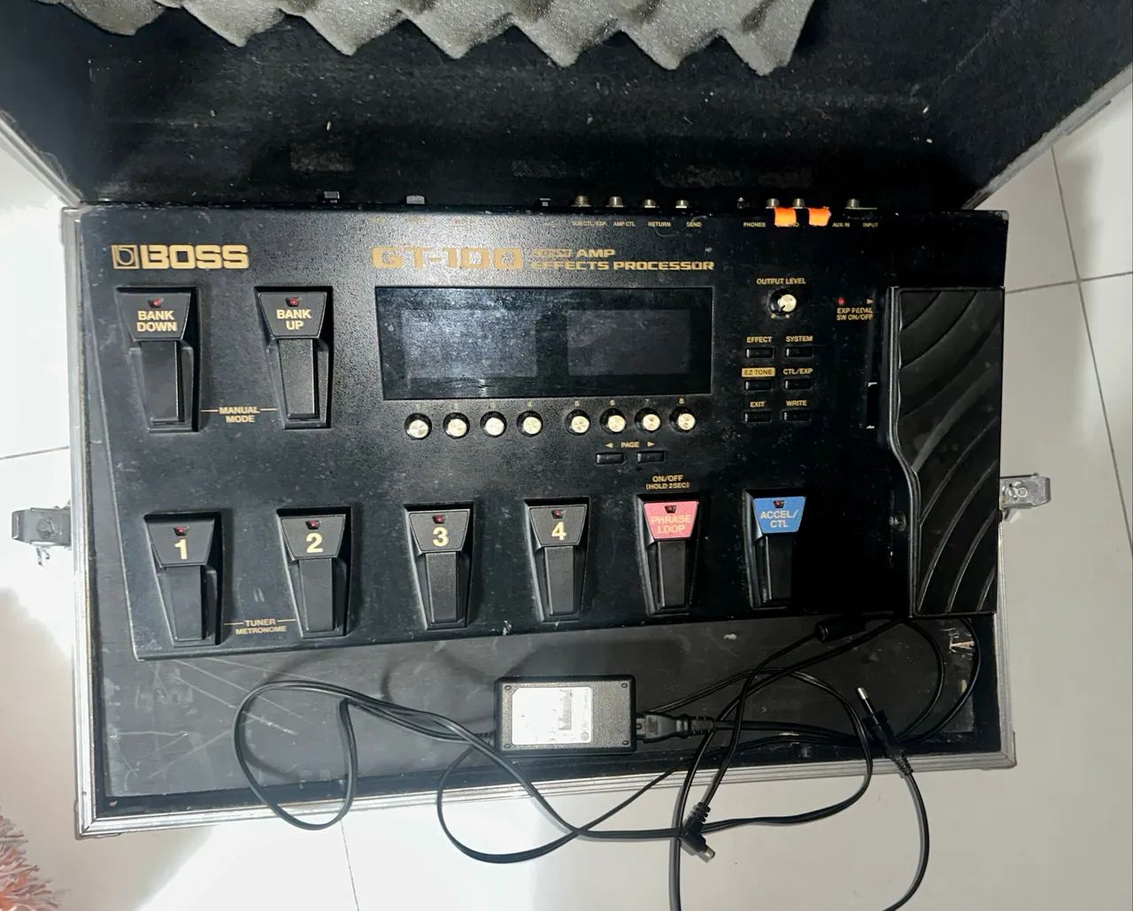 Boss GT 100 com fonte Original